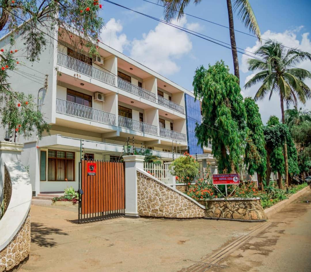Kilimanjaro Crane Hotel 모시 외부 사진